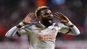 التفاصيل المالية للجابوني أرون بوبيندزا صفقة الزمالك الجديدة