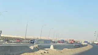 بعد تداول فيديو.. إصلاح تلفيات الحاجز الخرساني بالطريق الأوسطي في الشرقية