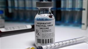 أطباء: لقاح الفيروس المخلوي يقلل دخول كبار السن المستشفى