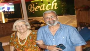 "حكاية هاني وأيلين ولا في الأفلام".. سيدة يونانية تلتقى بمصري ربته قبل 55 عامًا في بورسعيد -صور