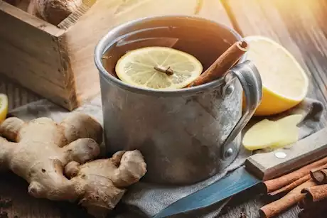 ماذا يحدث لجسمك عند تناول القرفة والزنجبيل قبل النوم؟