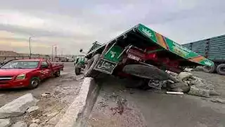 15 صورة ترصد حادث الطريق الأوسطي المروع 