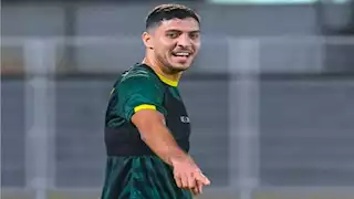 محمد شريف وعائلته يؤدون مناسك العمرة