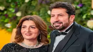 هاني رمزي وزوجته بإطلالة جذابة على ريد كاربت افتتاح الجونة 