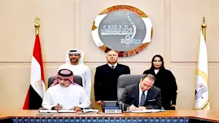 "النقل" توقع مذكرة تفاهم مع مواني أبو ظبي لتطوير وتنمية منطقة لوجستية بميناء الإسكندرية