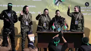 وول ستريت جورنال: رسالة حماس خلال تسليم الأسيرات أنها لا تزال مسؤولة عن غزة