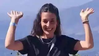 لحظة تسليم الأسيرة المجندة الإسرائيلية أربيل يهود للصليب الأحمر في خان يونس (فيديو)