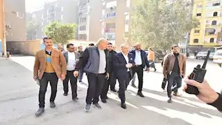 بالصور- محافظ أسيوط يتابع حملات النظافة ورفع الإشغالات بمنطقة الأربعين