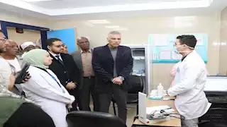بالصور.. محافظ أسوان يطمئن على جودة الخدمات بوحدة طب أسرة العلاقي