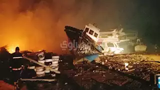 نيابة السويس تحقق في حريق المراكب واللنشات.. أبرز النتائج -صور