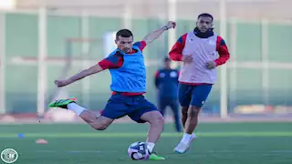 طارق حامد ينتظم في تدريبات ضمك بعد تعافيه من الإصابة