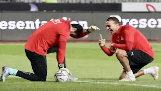 "الشناوي في حتة تانية".. تعليق ناري من الحضري على مشاركة شوبير أساسيا مع الأهلي