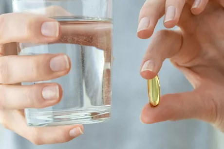 نسبة عالية من أحماض أوميجا 3.. طبيبة تنصح بتناول زيت كبد الحوت؟