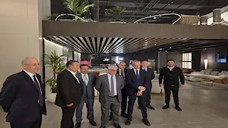 رئيس اقتصادية القناة يلتقي كبرى شركات المنسوجات والحافلات التركية (صور)