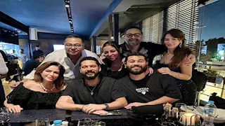 إلهام شاهين تنشر صورا من احتفالها بعيد ميلاد محمود شاهين   