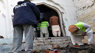 هجوم مسلح على مسجد أثناء صلاة الجمعة في باكستان 