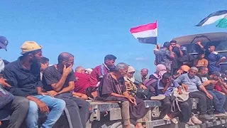 فيديو وصور| اللجنة المصرية في قطاع غزة توفر وسائل نقل مجانية للنازحين