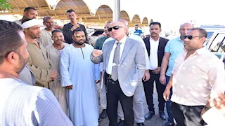 الأقصر تستعد للموسم السياحي.. المحافظ يُتابع مواقف الحناطير والأكشاك العشوائية