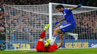 بعد 15 عاما.. شجار جديد بين نجوم تشيلسي وليفربول في مباراة الأساطير