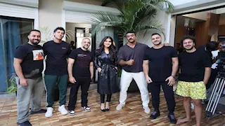 أحمد العوضي يعلن بدء تصوير فيلم "شمشون ودليلة" بمشاركة مي عمر (صور)