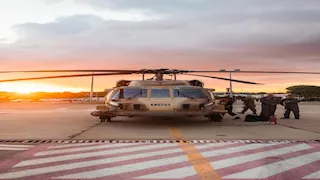 مروحيات الاحتلال تقل الأسرى الإسرائيليين المفرج عنهم اليوم (صور)