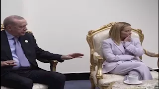 فيديو.. أردوغان لرئيسة وزراء إيطاليا: يجب أن أجعلك تتوقفين عن التدخين