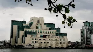 تحذير علني نادر من مخابرات بريطانيا إلى سياسييها: 3 دول تستهدفكم