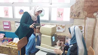 جامعة بنها تنظم قافلة طبية بمدرسة المكفوفين ببنها - صور