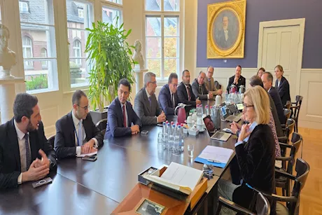 الصحة تبحث مع جامعة شاريتيه الألمانية التعاون في التدريب والبحث العلمي