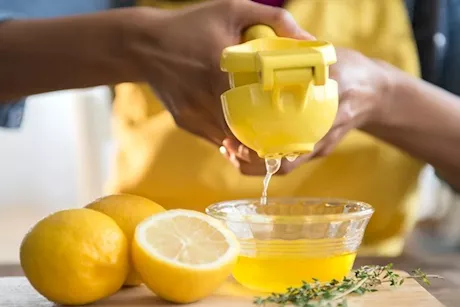 الليمون في الشتاء- ماذا يحدث لجسمك عند الإفراط فيه؟