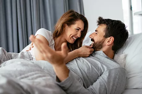 العلاقة الزوجية يوميًا- هل تضر الحامل؟