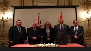 لتوقيع اتفاقيات تعاون.. رئيس جامعة الإسكندرية يزور جامعات بريطانية – صور