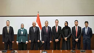 رئيس الوزراء يشهد توقيع اتفاقية بين المصرية لنقل الكهرباء وشركة "K&K" الإماراتية