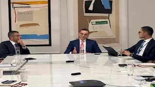 وزير الاستثمار يبحث مع مجموعة من المستثمرين الدوليين الراغبين في الاستثمار بمصر