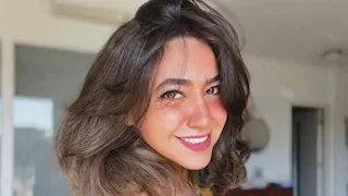 هند عبد الحليم بفستان جريء وقصير.. ما سر اللوك؟