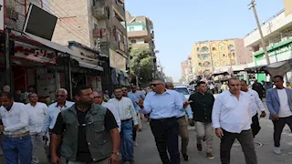 محافظ أسوان: غرامات فورية لمواجهة العشوائية وإعادة الانضباط للشارع