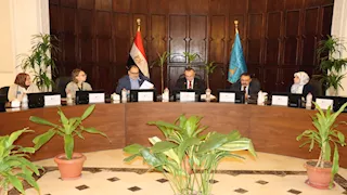 لبحث التعاون الأكاديمي.. وفد أمريكي يزور جامعة الإسكندرية- صور