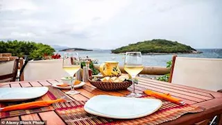 الجوهرة الخفية.. 20 معلومة عن جزر المالديف الأوروبية