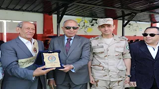 التلاميذ بالبنادق على الجبهة.. محافظ المنيا يشهد احتفالية المدرسة البريطانية بذكرى أكتوبر 