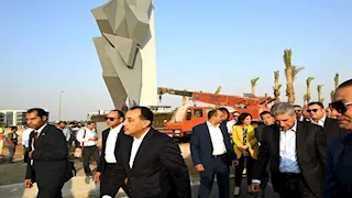 مدبولي يطمئن ميدانيا على الانتهاء من أعمال تطوير المنطقة المحيطة بالمتحف المصري الكبير