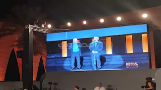 سميح ساويرس: يشرفني الوقوف بينكم ونحن نحتفل بالدورة الثامنة من مهرجان الجونة السينمائي