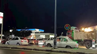 ترقبًا لزيادة الأسعار.. زحام على محطات الوقود في السويس (فيديو وصور)