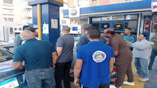 حملات مكثفة بالفيوم لمتابعة تعريفة سيارات الأجرة والسرفيس (صور)