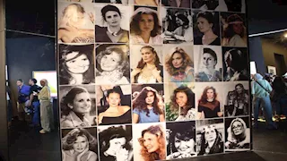 "13 صورة" ترصد مراسم الاحتفاء بمعرض النجمة يسرا بمهرجان الجونة 