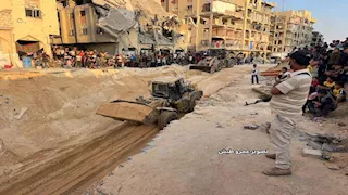 بالصور.. الصليب الأحمر يتابع سير عمليات البحث عن جثامين الأسرى الإسرائيليين بغزة