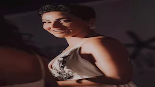 باللافندر الجريء.. ميس حمدان تخطف الأنظار في سادس أيام الجونة 