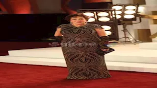 لبلبة بإطلالة ناعمة في رابع أيام مهرجان الجونة