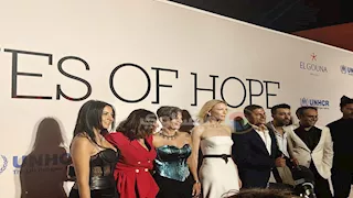 بالصور| يسرا ترحب بالنجمة العالمية كيت بلانشيت وتستقبلها بحفل خاص بمهرجان الجونة السينمائي