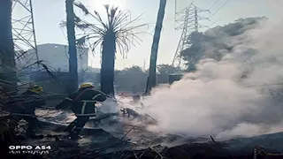 بالصور- حريق في مخلفات زراعية ومخلفات بناء بمدينة قها