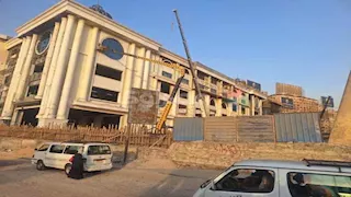 14 صورة.. أعمال تشطيبات موقف رمسيس متعدد الطوابق